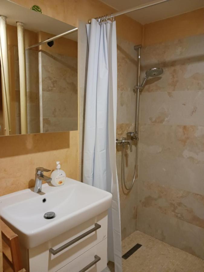 Cool Studio Apartment ปราก ภายนอก รูปภาพ
